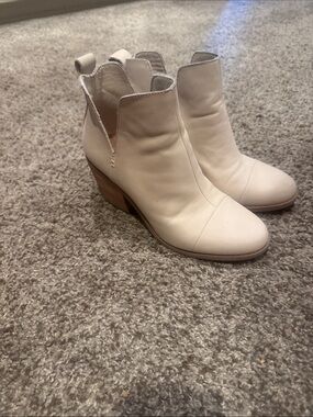 Toms Cream Leather Ankle Booties with Stacked Heel
